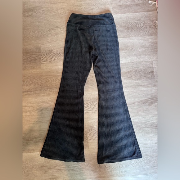 No Boundaries Black Boot Cut Ribbed Flare Pants - Picture 2 of 4